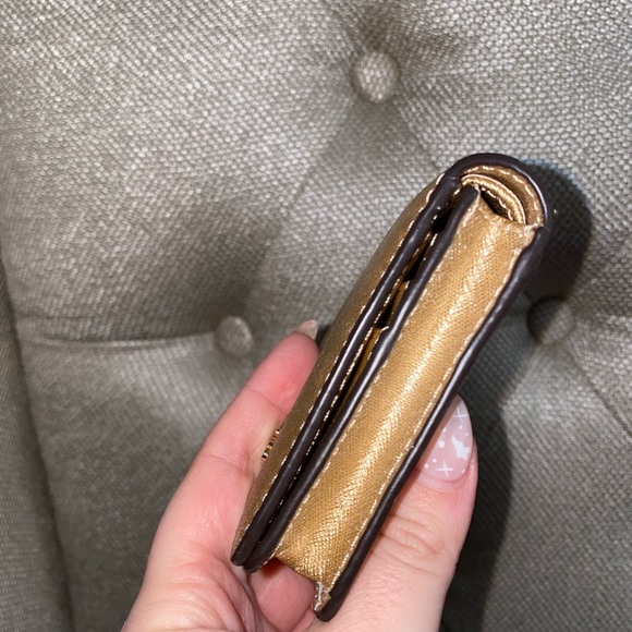 MICHAEL KORS GOLD WALLET - Picture 2 of 6